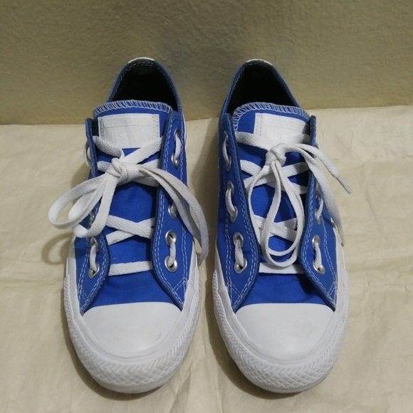 Exclusive Converse Low Tops - Picture 12 of 16